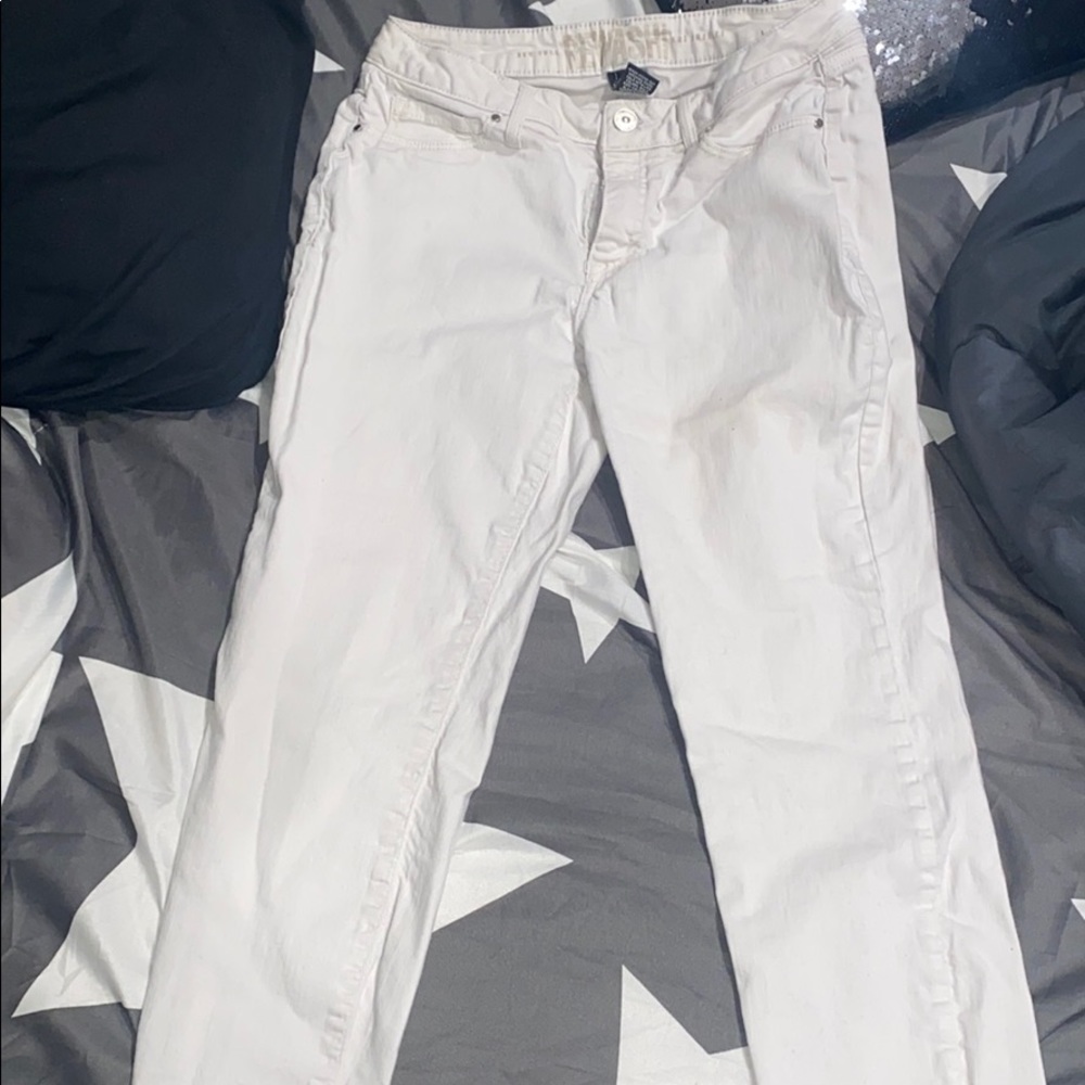 White skinny jeans